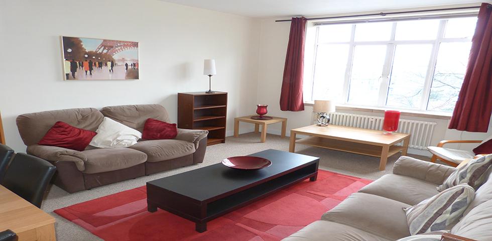 			HEATING  and HOT WATER INCLUDED, 3 Bedroom, 1 bath, 1 reception Flat			 Willesden Lane, KILBURN/BRONDESBURY CONSERVATION AREA